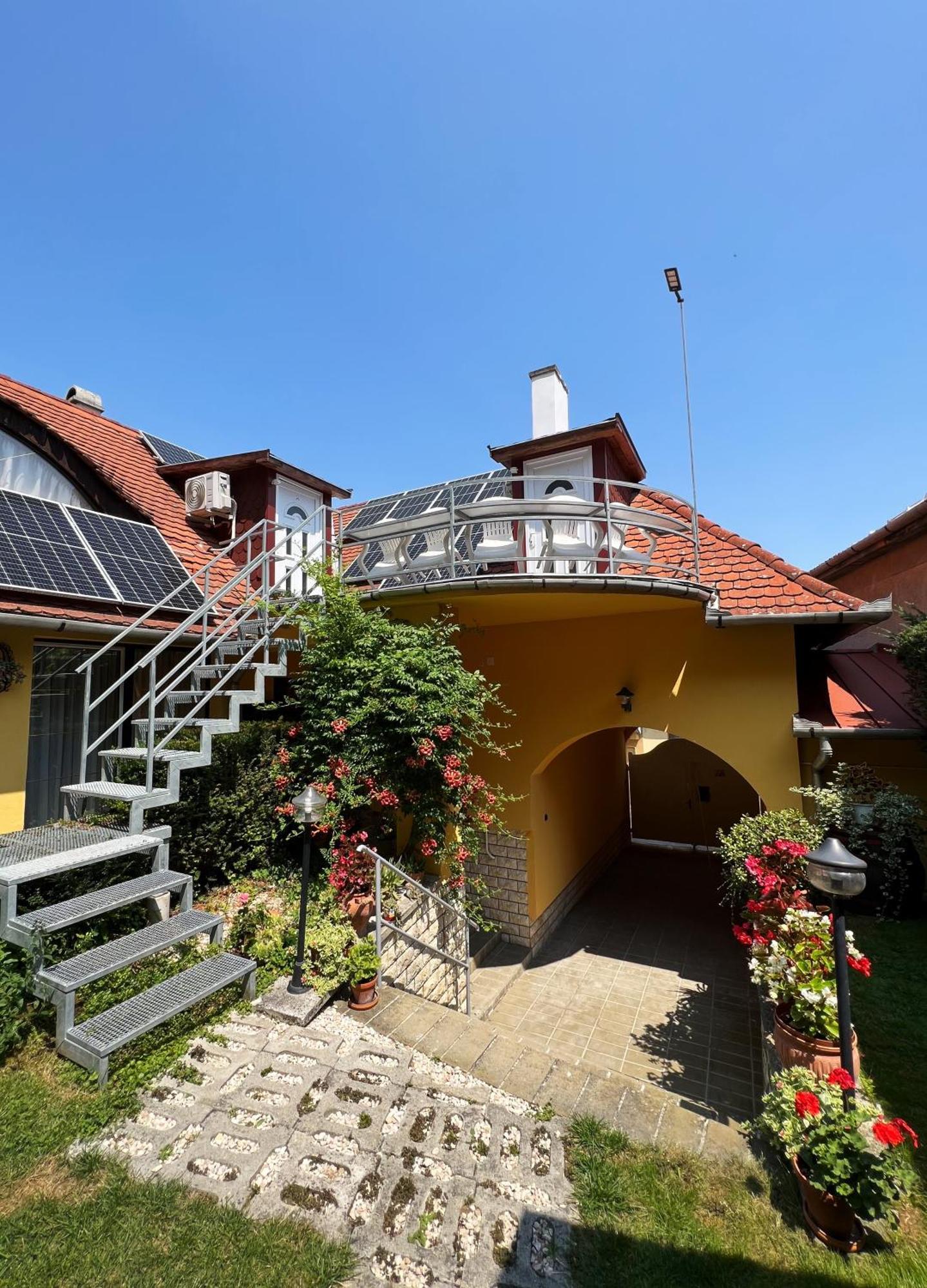 Ovar 12 Vendeghaz Tokaj Buitenkant foto