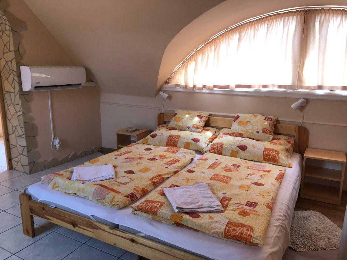 Ovar 12 Vendeghaz Tokaj Buitenkant foto